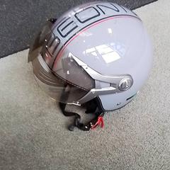 Hjälm, rapporterat av Hermes Eindhoven med iLost