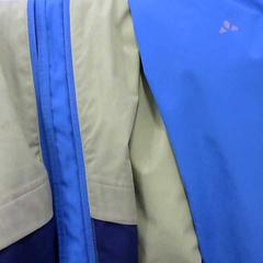 Vindjekk blauw en groen, som rapportert av Walibi Holland ved bruk av iLost