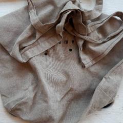 Schoudertasje, como reportado por DierenPark Amersfoort utilizando o iLost