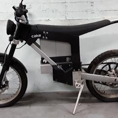 Fiets cake  Zwart / zilver, come riportato da Fietsdepot Hasselt utilizzando iLost