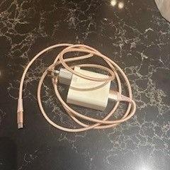 Nabíječka, jak nahlášeno Van der Valk Hotel Veenendaal pomocí iLost