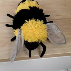 Peluxea Bij, gisa salatu by IKEA Breda iLost erabiliz
