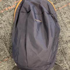 Taška, ako bolo nahlásené Connexxion Amstelland-Meerlanden Schiphol Zuid pomocou iLost