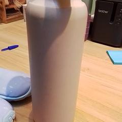 Flasche, gemeldet von Beekse Bergen Resorts en Hotel über iLost
