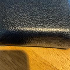 지갑 wallet, iLost를 사용하여 Designer Outlet Roermond에 보고됨
