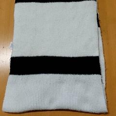 Sjaal wit zwart, iLost를 사용하여 Regio Limburg - Leuven에 보고됨