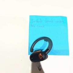 Headphones, as reported by Amsterdam ID Aparthotel using iLost