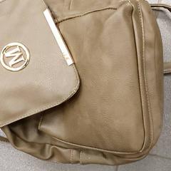 가방 - handtas, iLost를 사용하여 Regio Antwerpen - Brussel에 보고됨