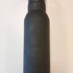 Fľaša na vodu, ako bolo nahlásené Breda University of Applied Sciences Mgr. Hopmansstraat pomocou iLost