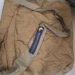 حقائب حمل وحقائب اليد، كما تم الإبلاغ عنه بواسطة IKEA Slependen عبر iLost