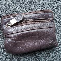 Bruin etuitje met sleutels, gerapporteerd met iLost