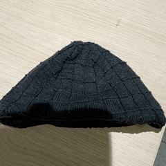 Vestiario - muts grijs, come riportato da Centraal magazijn utilizzando iLost