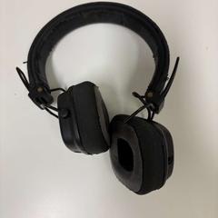 Auriculares, segundo informou IKEA Praha – Černý Most usando iLost