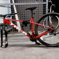 Fahrrad Trek Rood/witte letters, gemeldet von Fietsdepot Hasselt über iLost
