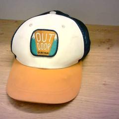 Keps blauw & beige, rapporterat av Bobbejaanland med iLost