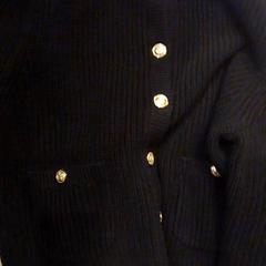 Suéter, ha sido reportado por Leonardo Royal Hotel Amsterdam con iLost