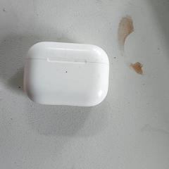 Électronique - Etui voor oortjes, a été signalé par Centraal magazijn utilisant iLost