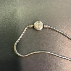 Armband, gemeldet von Eindhoven Airport über iLost