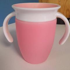 Coppa Roze, wit, come riportato da Dolfinarium utilizzando iLost