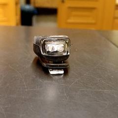 Lámpara para bicicleta, ha sido reportado por Universiteit Gent - Faculteitsbibliotheek LW con iLost