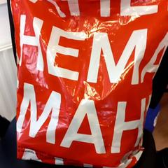 حقائب حمل وحقائب اليد، كما تم الإبلاغ عنه بواسطة Arriva Limburg Zuid عبر iLost