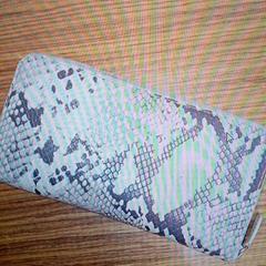 Billetera, ha sido reportado por Regio Limburg - Leuven con iLost