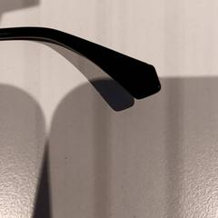 Eguzkitako betaurrekoak, gisa salatu by De Efteling iLost erabiliz