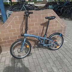 Bicicleta B-Twin blauw, segons ha informat Fietsdepot mitjançant iLost