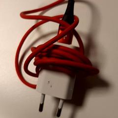 iPhone-oplader, zoals gemeld door UvA REC met iLost
