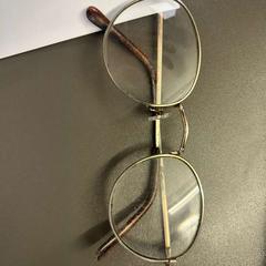 Glasögon, rapporterat av Gebo Tours med iLost