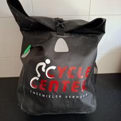 Kerékpár táska zwart met tekst Cycle Center, amint azt Gemeente Heusden az iLost segítségével jelentette.