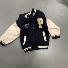 Giacca, come riportato da IKEA Duiven utilizzando iLost