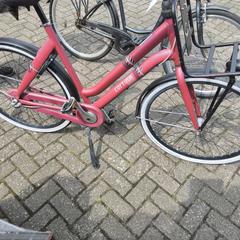 Cortina rood, a été signalé par Stadswerk072 utilisant iLost