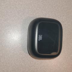 Etui słuchawek JBL Live Beam 3, segons s'ha informat a iLost