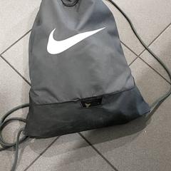 Bolsa de ginástica Grijs, como reportado por Centraal magazijn utilizando o iLost