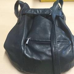 Poltsa - Handtas, gisa salatu by Regio Limburg - Leuven iLost erabiliz