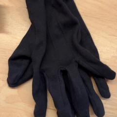 Luvas, segundo informou Pathé Utrecht Leidsche Rijn usando iLost