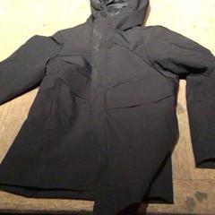 Jas zwart, gisa salatu by De Heeren van Aemstel iLost erabiliz