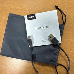 Koptelefoon lader grijs, zakje en handleiding, rapporterat av VITAZ campus Sint-Niklaas med iLost