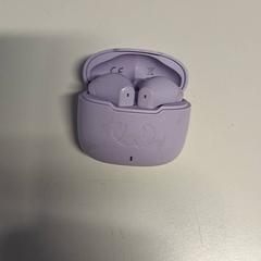 Earbuds Fresh 'n Rebel, as reported by St. Antonius Ziekenhuis Nieuwegein using iLost