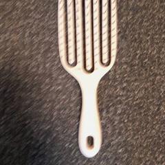 Haarbürste Beige, gemeldet von Van der Valk Hotel Tiel über iLost