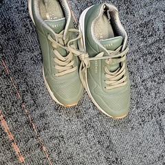 Buty Groen, zgłoszono przez Connexxion Haarlem IJmond przy użyciu iLost