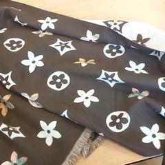 Oblečení Sjaal, jak nahlášeno Regio Limburg - Leuven pomocí iLost