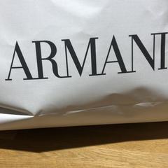 Purchase armani, gemeldet von Designer Outlet Roermond über iLost
