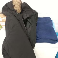 Blusão de criança de côr preto de criança، كما تم الإبلاغ عنه بواسطة IKEA Braga عبر iLost