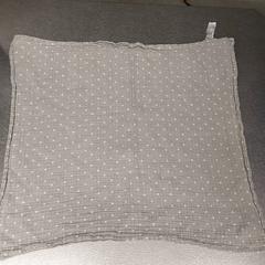 Haurrentzako oihala, gisa salatu by IKEA Hasselt iLost erabiliz