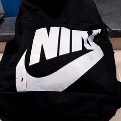 Batoh Zwart, jak nahlášeno Arriva Limburg Zuid pomocí iLost