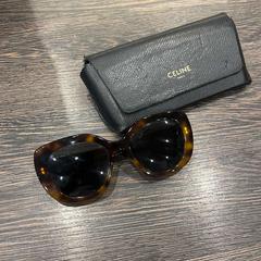 Solglasögon, rapporterat av WestCord Hotel Eindhoven med iLost