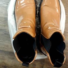 구두, iLost를 사용하여 Inntel Hotels Amsterdam Centre에 보고됨