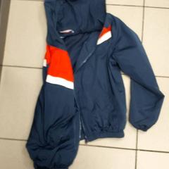 Kleding Jas, rapporterat av Centraal magazijn med iLost